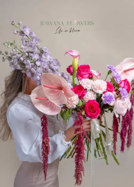 Artistic Mixed Florals with Anthurium & Roses - UAE Flower Shop | باقة زهور فنية مع الأنتوريوم والجوري - محل زهور الإمارات