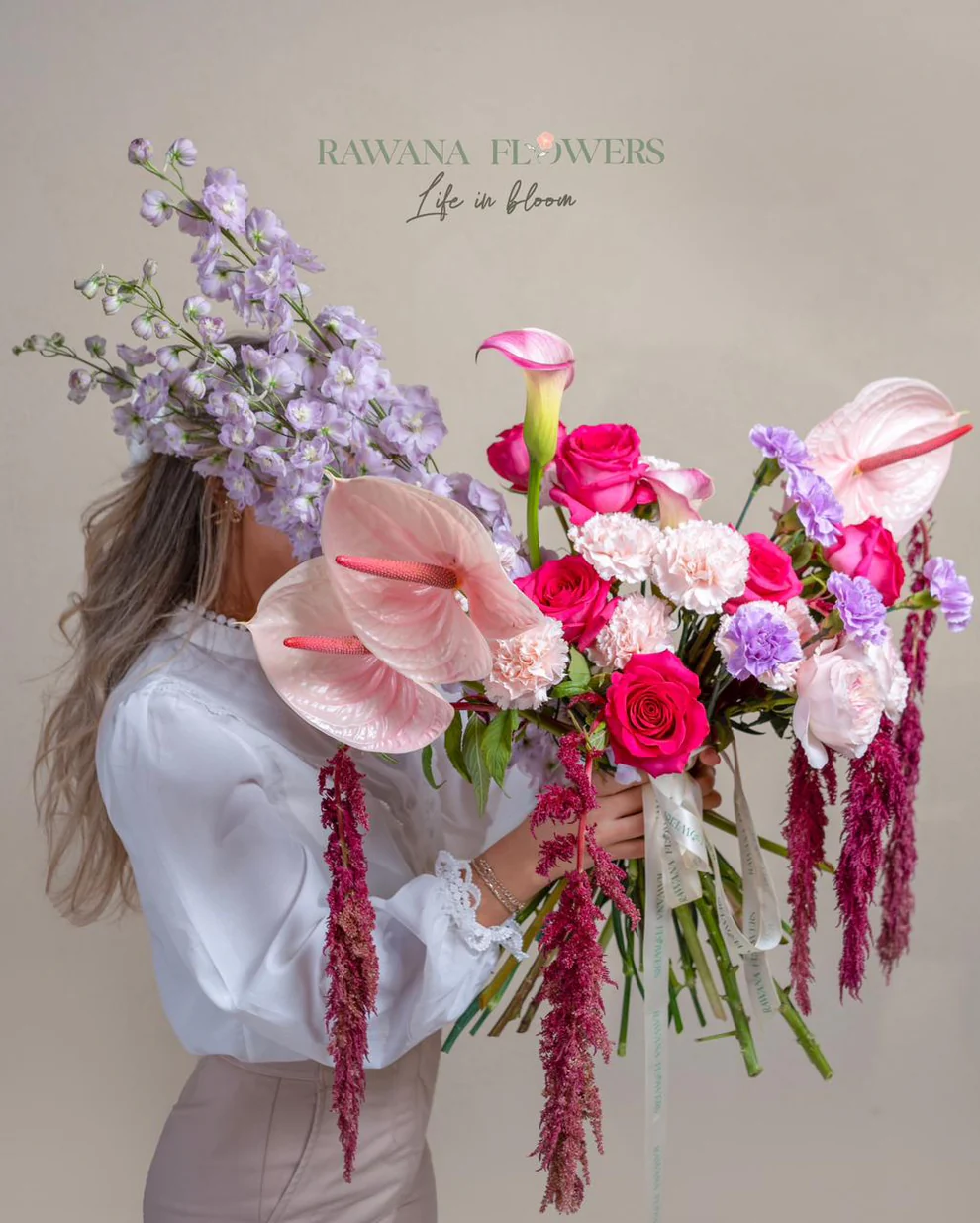Artistic Mixed Florals with Anthurium & Roses - UAE Flower Shop | باقة زهور فنية مع الأنتوريوم والجوري - محل زهور الإمارات