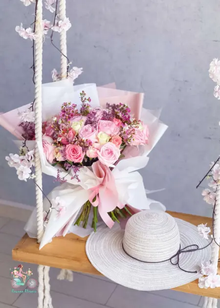 Blush Pink Roses & Garden Blooms Luxury Bouquet UAE | باقة يد فاخرة من الجوري الوردي وزهور الحديقة الإمارات