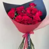 Classic Red Roses Hand Bouquet Two-Tone Wrap UAE | باقة جوري أحمر كلاسيكية بتغليف فاخر الإمارات