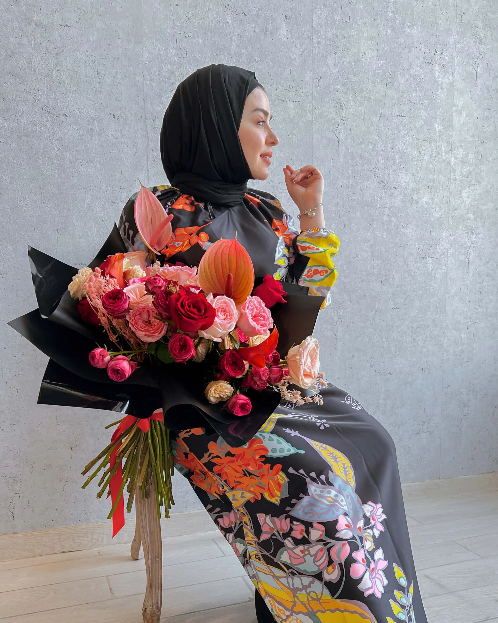 Leila-Inspired Couture Mixed Roses Bouquet RAK | باقة جوري منوعة مستوحاة من ستايل ليلى رأس الخيمة
