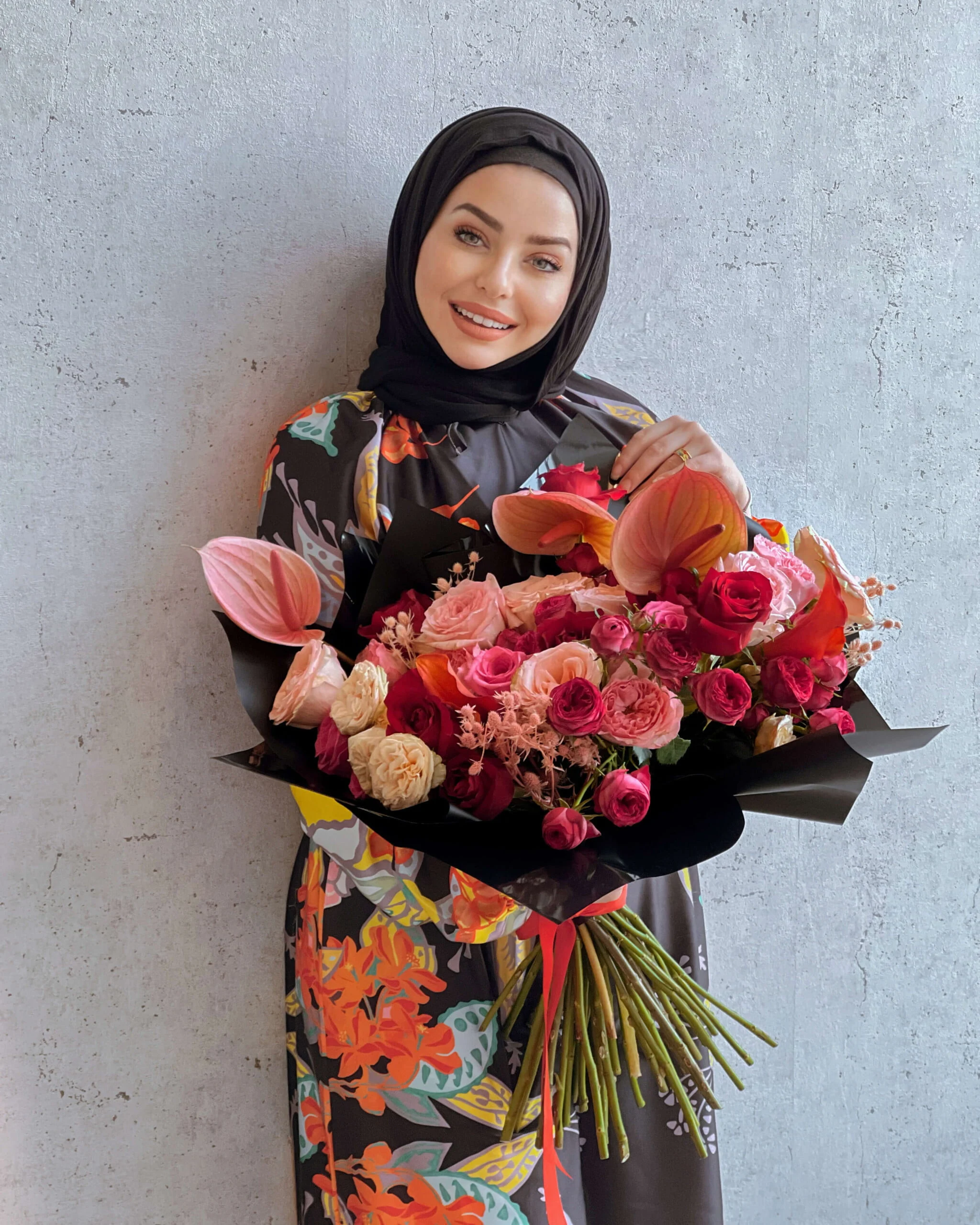 Leila-Inspired Couture Mixed Roses Bouquet RAK | باقة جوري منوعة مستوحاة من ستايل ليلى رأس الخيمة