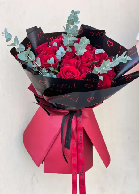 Luxury Red Roses Bouquet Eucalyptus Wrap UAE | باقة جوري أحمر فاخرة بتغليف الإيكالبتوس الإمارات