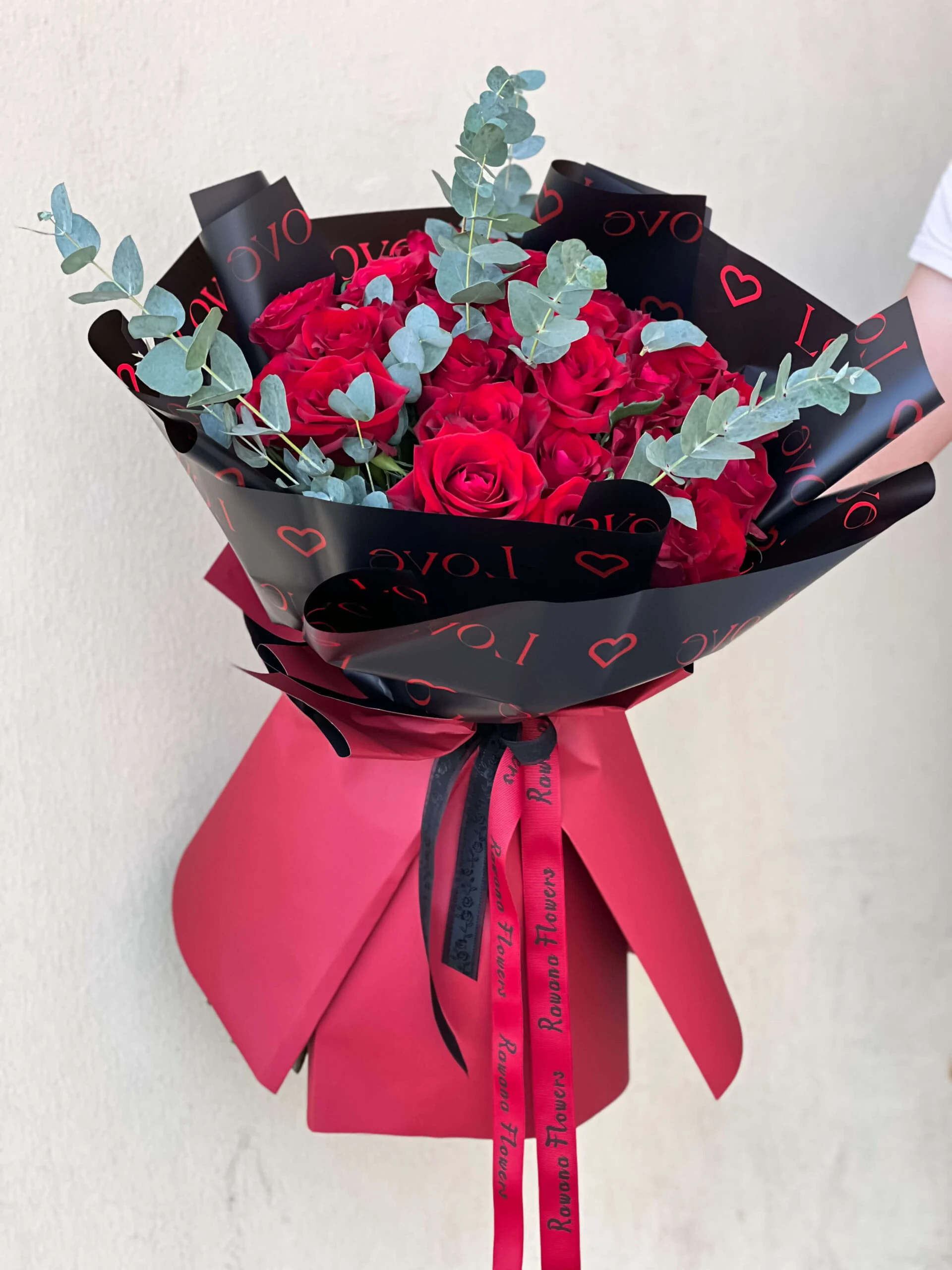 Luxury Red Roses Bouquet Eucalyptus Wrap UAE | باقة جوري أحمر فاخرة بتغليف الإيكالبتوس الإمارات