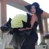 Luxury White Roses Couture Bouquet Black Wrap Dubai | باقة جوري أبيض "كوتور" فاخرة بتغليف أسود دبي