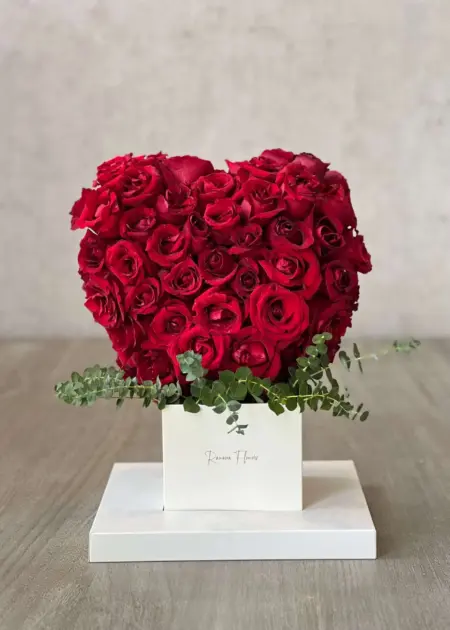Red Roses Heart Arrangement White Luxury Box UAE | تنسيق قلب جوري أحمر في صندوق أبيض فاخر الإمارات