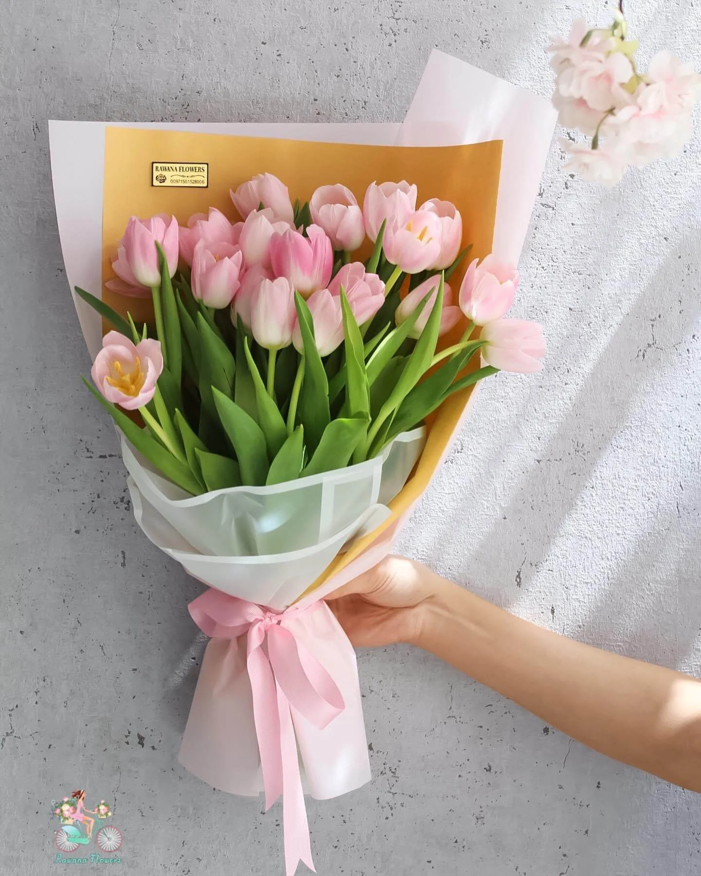 Soft Pink Tulips Hand Bouquet Pastel Wrap RAK | باقة توليب وردي ناعمة بتغليف باستيل أنيق رأس الخيمة
