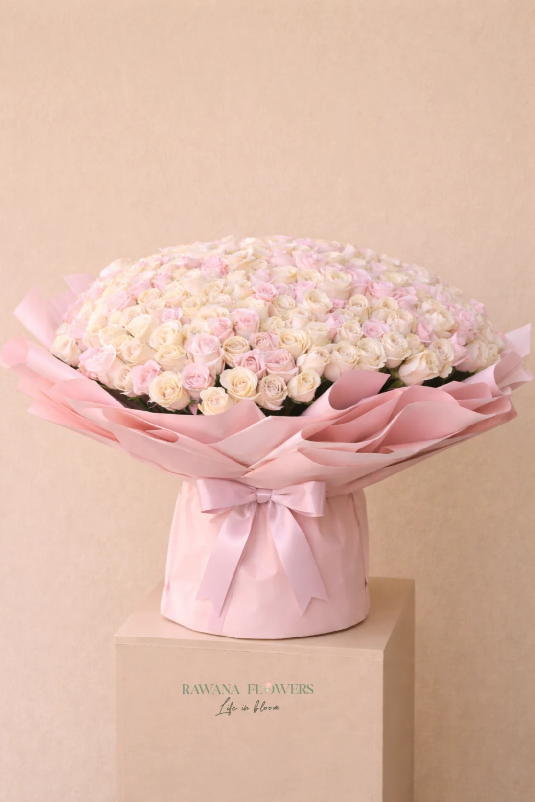 Grand Blush & Ivory Rose Bouquet